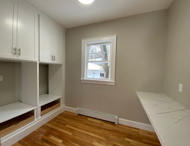 59 Beechmont St, Worcester, MA 01609