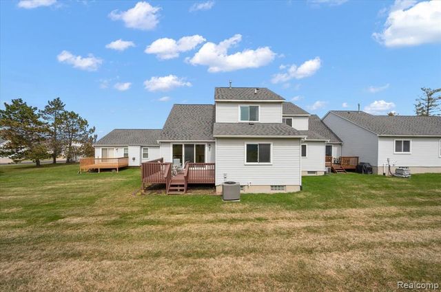 734 Challenging Trail 65, South Lyon, MI 48178