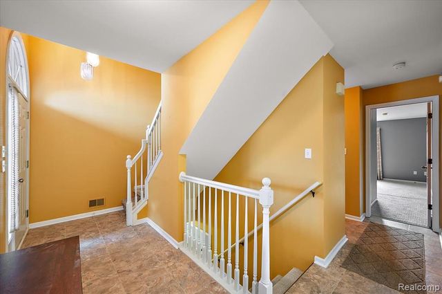 734 Challenging Trail 65, South Lyon, MI 48178