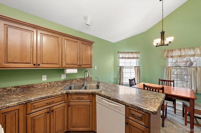 734 Challenging Trail 65, South Lyon, MI 48178