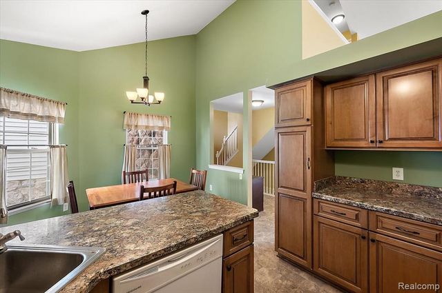 734 Challenging Trail 65, South Lyon, MI 48178