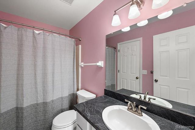 734 Challenging Trail 65, South Lyon, MI 48178
