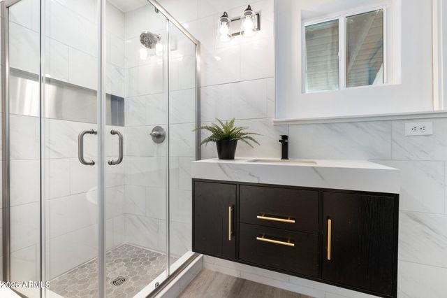 316 E EL CAMINO Drive, Phoenix, AZ 85020