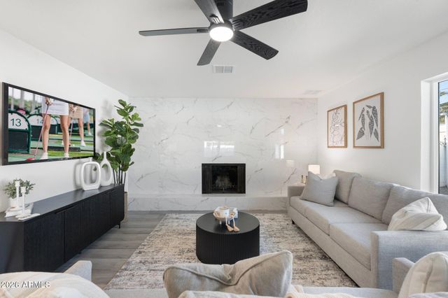 316 E EL CAMINO Drive, Phoenix, AZ 85020