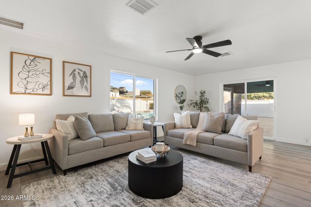 316 E EL CAMINO Drive, Phoenix, AZ 85020