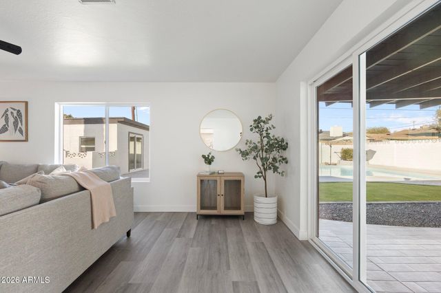 316 E EL CAMINO Drive, Phoenix, AZ 85020