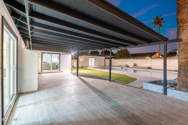 316 E EL CAMINO Drive, Phoenix, AZ 85020