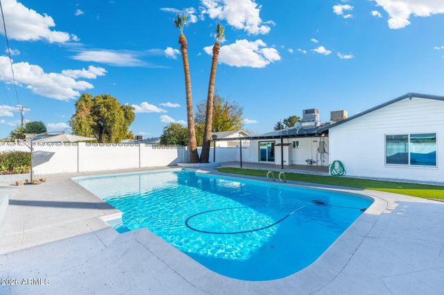 316 E EL CAMINO Drive, Phoenix, AZ 85020