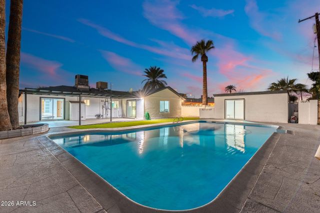 316 E EL CAMINO Drive, Phoenix, AZ 85020