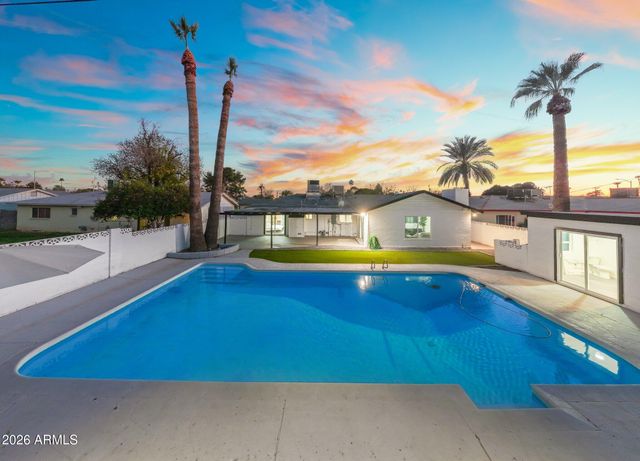 316 E EL CAMINO Drive, Phoenix, AZ 85020
