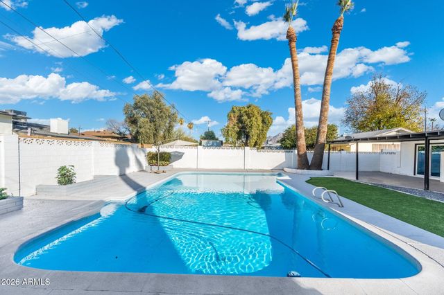 316 E EL CAMINO Drive, Phoenix, AZ 85020