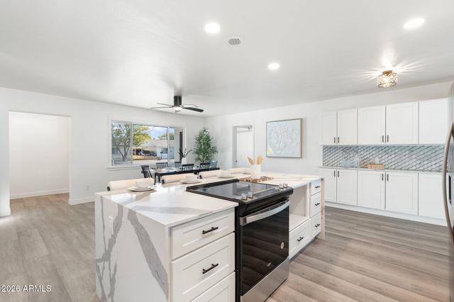 316 E EL CAMINO Drive, Phoenix, AZ 85020