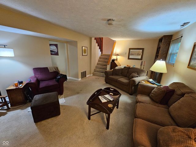 7534 Carolling Way, Indianapolis, IN 46237