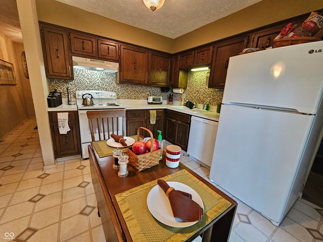 7534 Carolling Way, Indianapolis, IN 46237