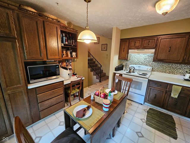 7534 Carolling Way, Indianapolis, IN 46237