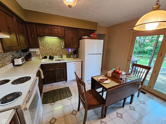 7534 Carolling Way, Indianapolis, IN 46237