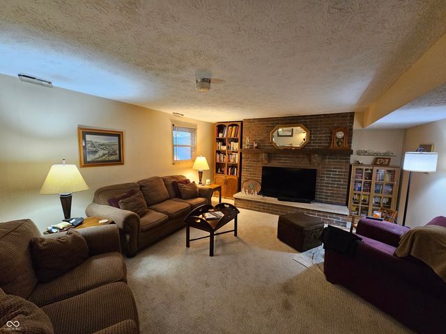 7534 Carolling Way, Indianapolis, IN 46237