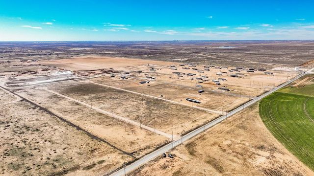 2359 Sunny Ave, Stanton, TX 79782