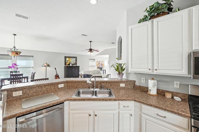 5877 WIND CAVE Lane, Jacksonville, FL 32258