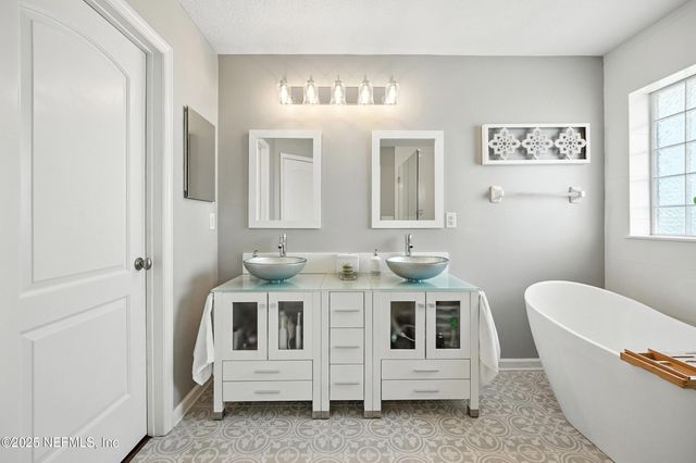 5877 WIND CAVE Lane, Jacksonville, FL 32258