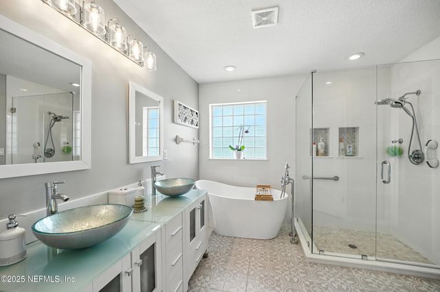5877 WIND CAVE Lane, Jacksonville, FL 32258