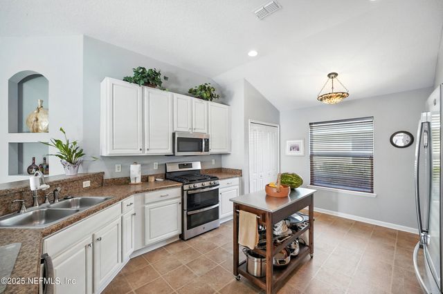 5877 WIND CAVE Lane, Jacksonville, FL 32258