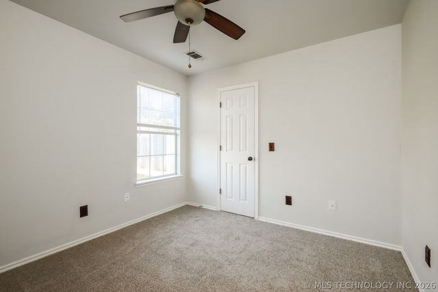 9833 N 43rd East Avenue, Sperry, OK 74073