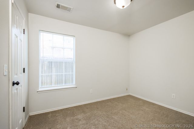 9833 N 43rd East Avenue, Sperry, OK 74073