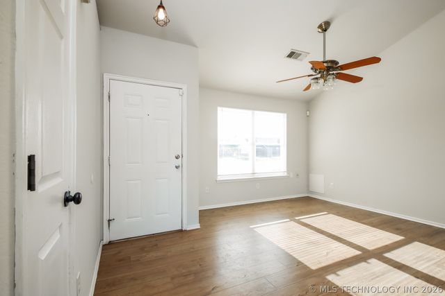 9833 N 43rd East Avenue, Sperry, OK 74073