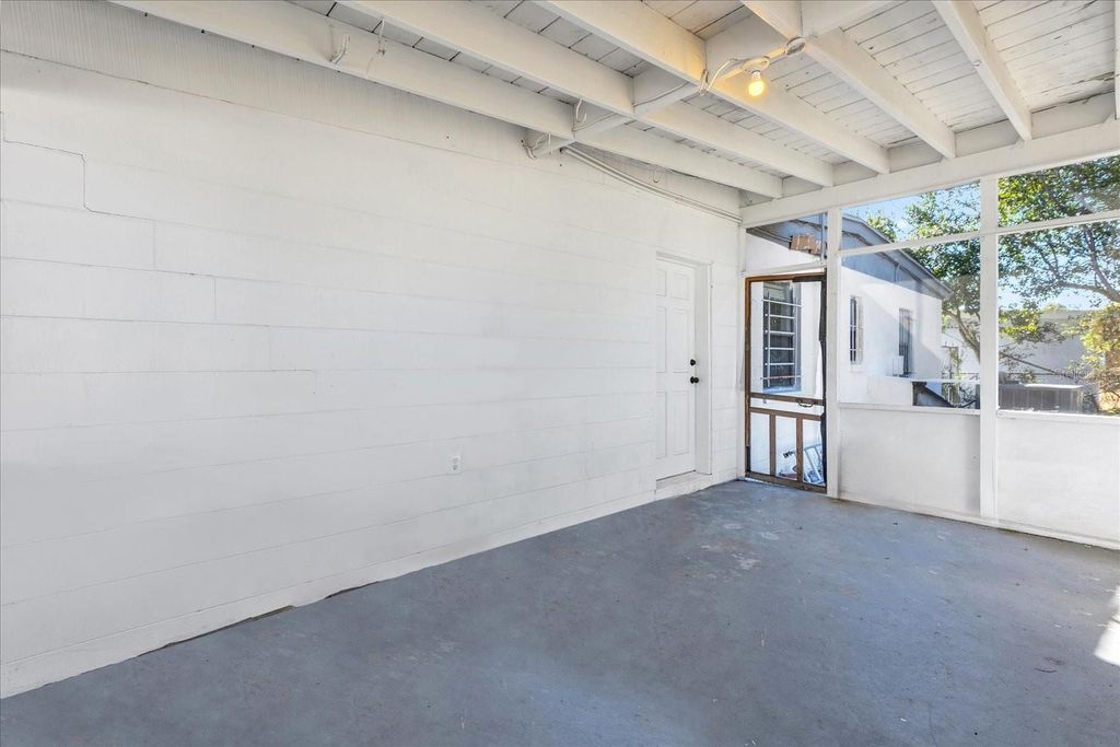 Image 21 of property listing at 920 HACIENDA COURT, Orlando, FL 32808