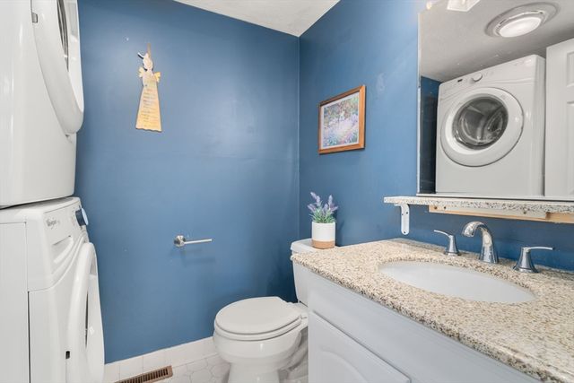 1 Circuit Lane D, Watertown, MA 02472