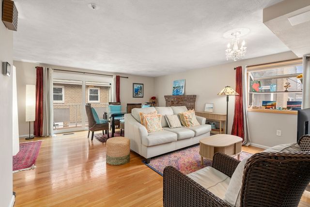 1 Circuit Lane D, Watertown, MA 02472