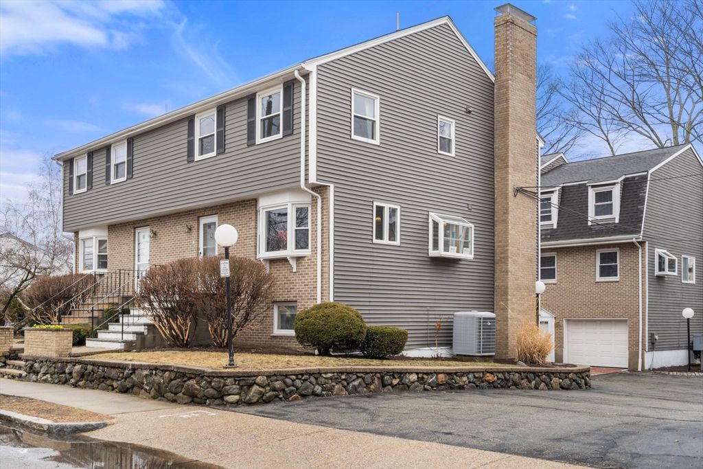 1 Circuit Lane D, Watertown, MA 02472