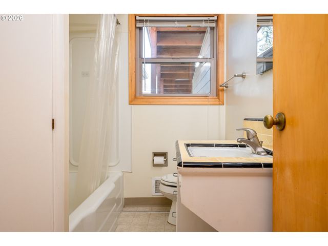 4846 Se 63RD Ave, Portland, OR 97206