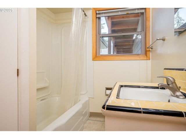 4846 Se 63RD Ave, Portland, OR 97206