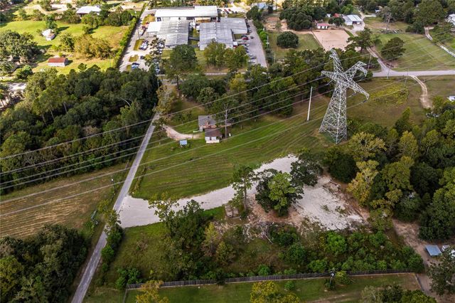 32302 Dobbin Huffsmith Road, Magnolia, TX 77354