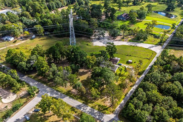 32302 Dobbin Huffsmith Road, Magnolia, TX 77354