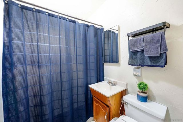 12425 27 Julian Ave, San Diego, CA 92040