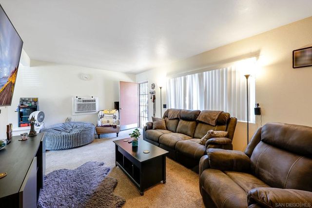 12425 27 Julian Ave, San Diego, CA 92040
