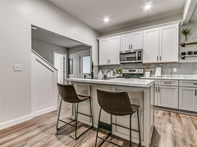 1214 E Harrison Avenue, Guthrie, OK 73044