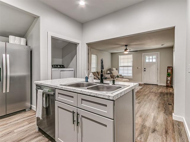 1214 E Harrison Avenue, Guthrie, OK 73044