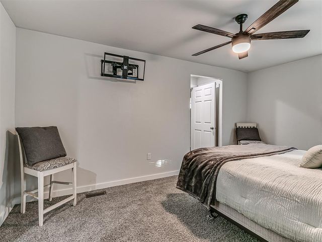 1214 E Harrison Avenue, Guthrie, OK 73044