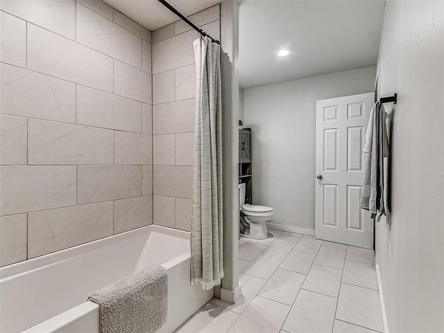 1214 E Harrison Avenue, Guthrie, OK 73044