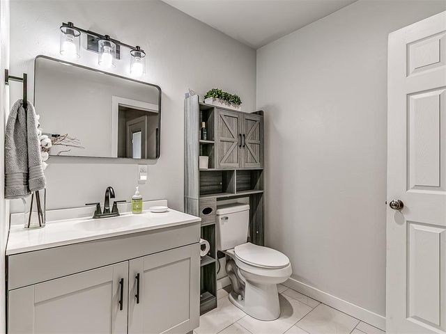 1214 E Harrison Avenue, Guthrie, OK 73044