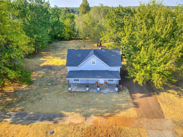 1214 E Harrison Avenue, Guthrie, OK 73044