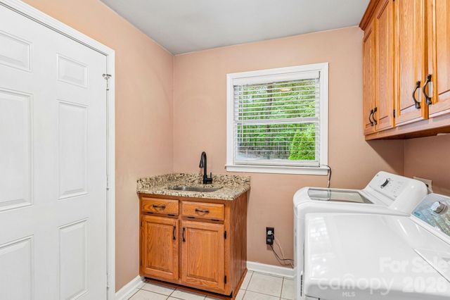 6366 Green Oak Drive, Stanfield, NC 28163