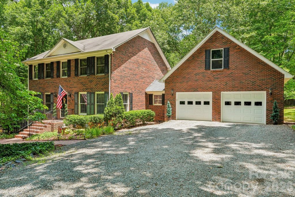 6366 Green Oak Drive, Stanfield, NC 28163