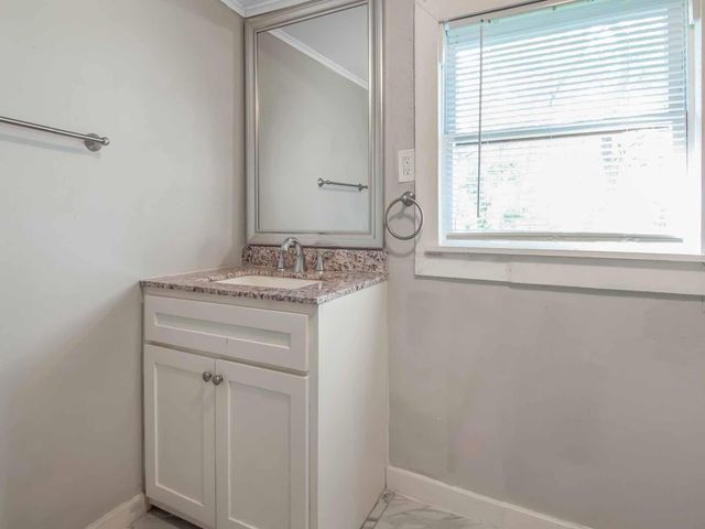 152 Walnut Drive, Richwood, TX 77531