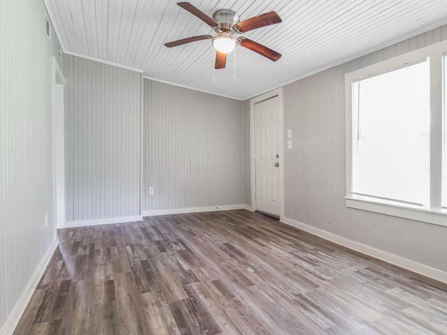152 Walnut Drive, Richwood, TX 77531
