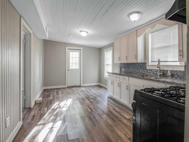 152 Walnut Drive, Richwood, TX 77531